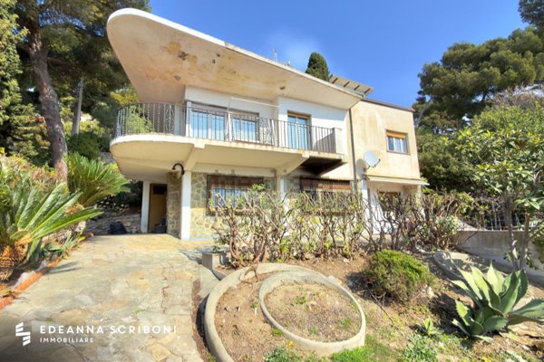 casa indipendente in vendita ad Andora