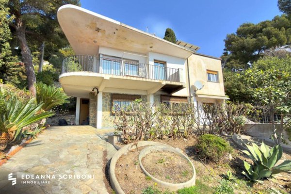 casa indipendente in vendita ad Andora