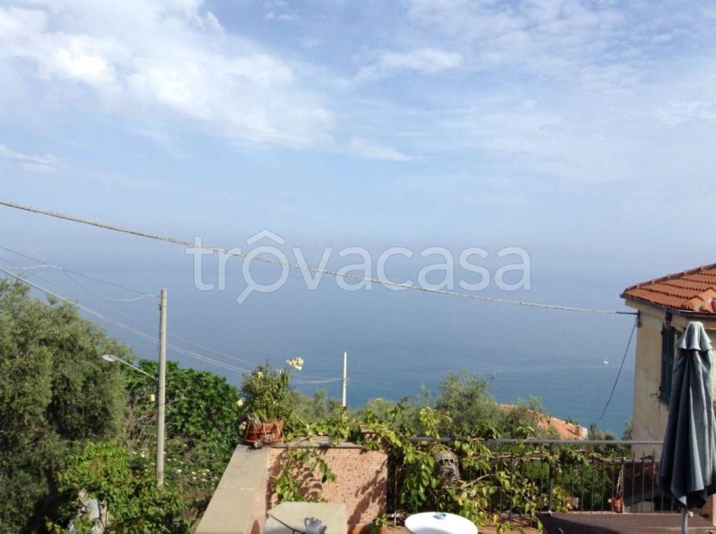 casa indipendente in vendita ad Andora in zona Rollo