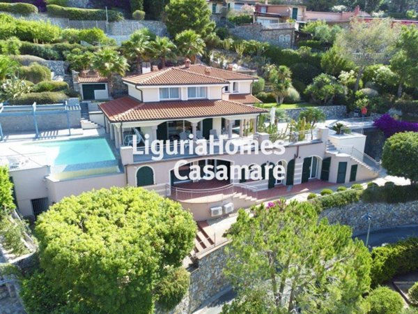 casa indipendente in vendita ad Andora