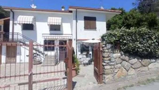 casa indipendente in vendita ad Andora