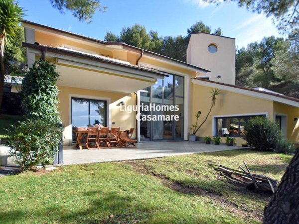 casa indipendente in vendita ad Andora