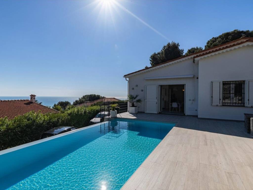 casa indipendente in vendita ad Andora