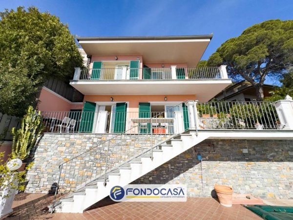 casa indipendente in vendita ad Andora