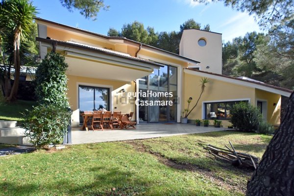 casa indipendente in vendita ad Andora