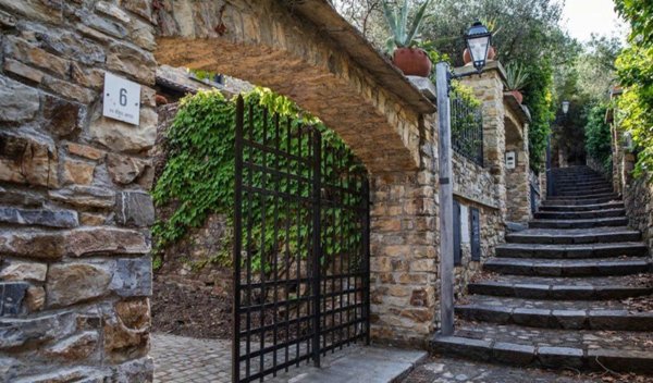 casa indipendente in vendita ad Andora