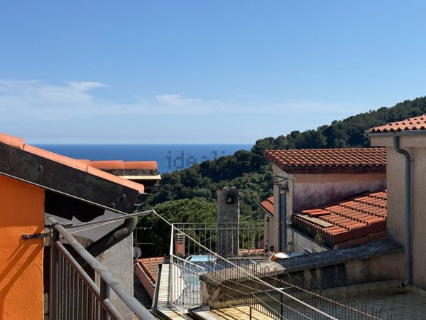 appartamento in vendita ad Andora in zona Rollo