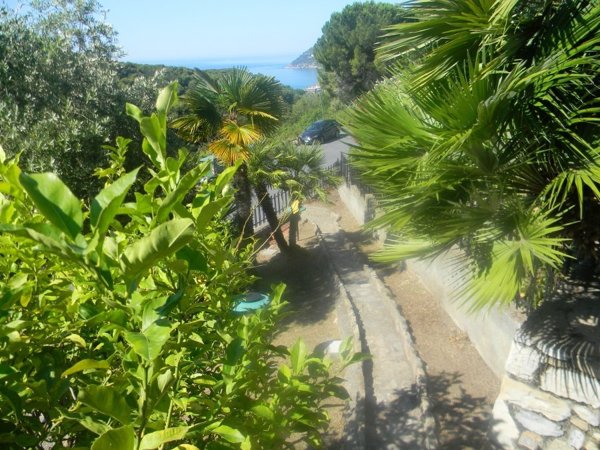 casa indipendente in vendita ad Andora