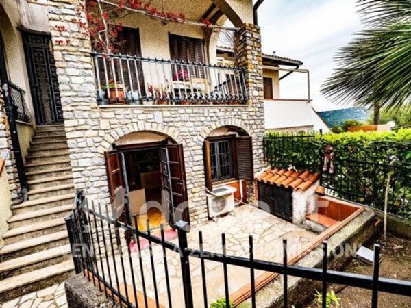 appartamento in vendita ad Andora in zona Rollo
