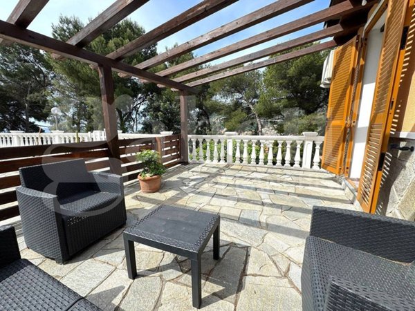 casa indipendente in vendita ad Andora