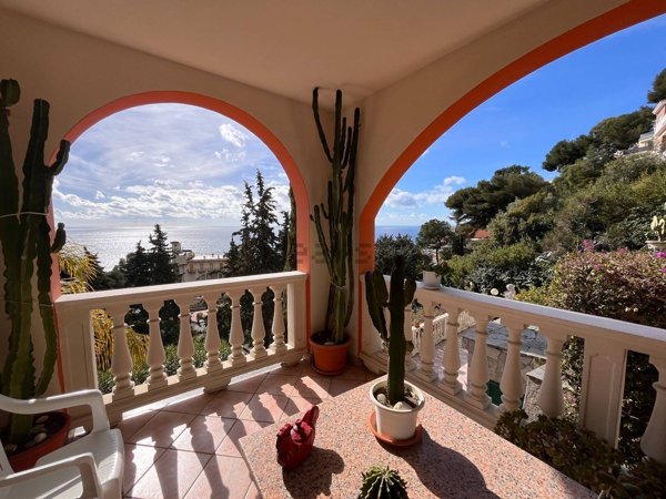 casa indipendente in vendita ad Andora
