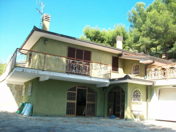 casa indipendente in vendita ad Andora