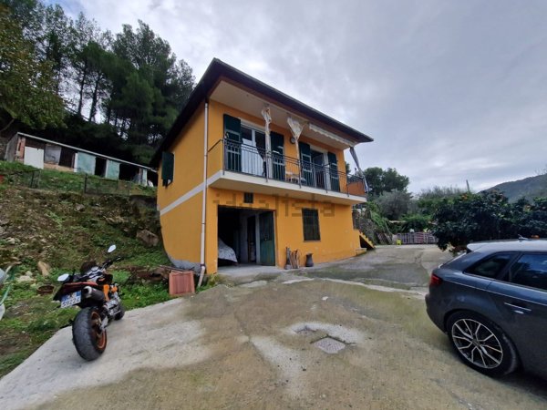 casa indipendente in vendita ad Andora
