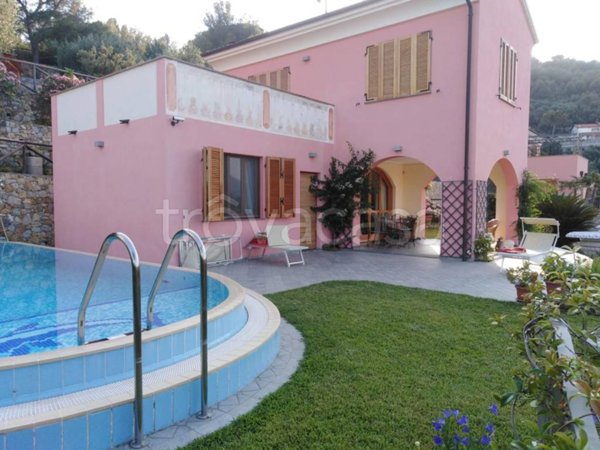 casa indipendente in vendita ad Andora