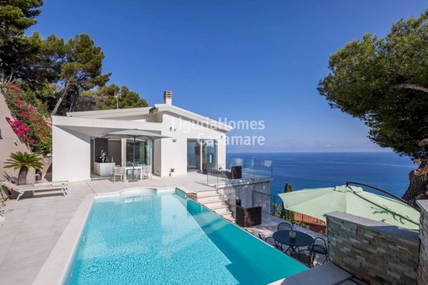 casa indipendente in vendita ad Andora