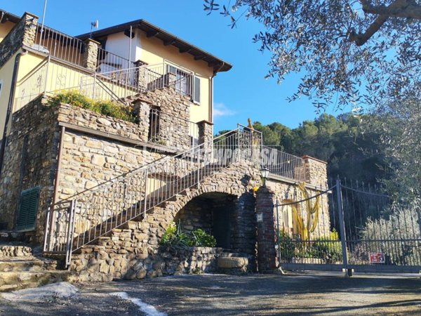 appartamento in vendita ad Andora in zona San Bartolomeo