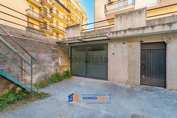 locale di sgombero in vendita ad Andora