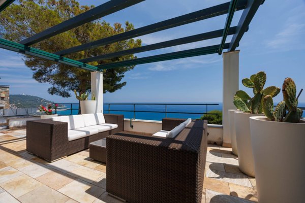casa indipendente in vendita ad Andora in zona Rollo
