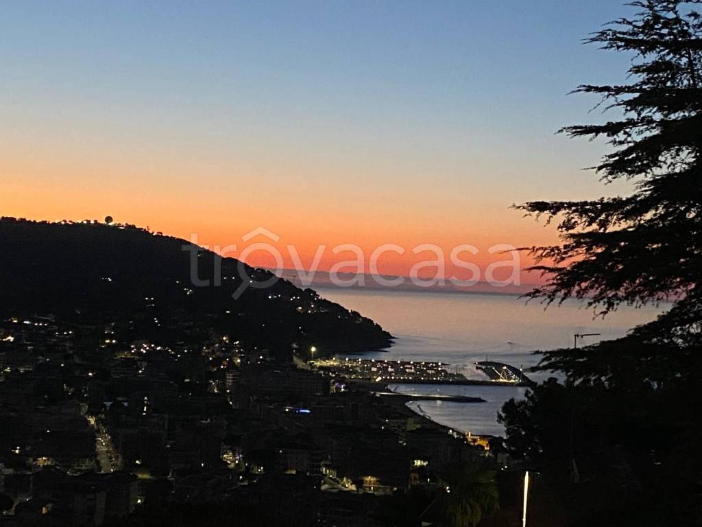 casa indipendente in vendita ad Andora in zona Rollo