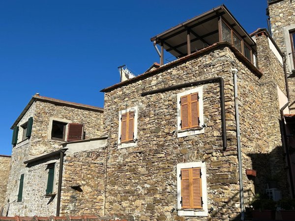 esavano in vendita ad Andora
