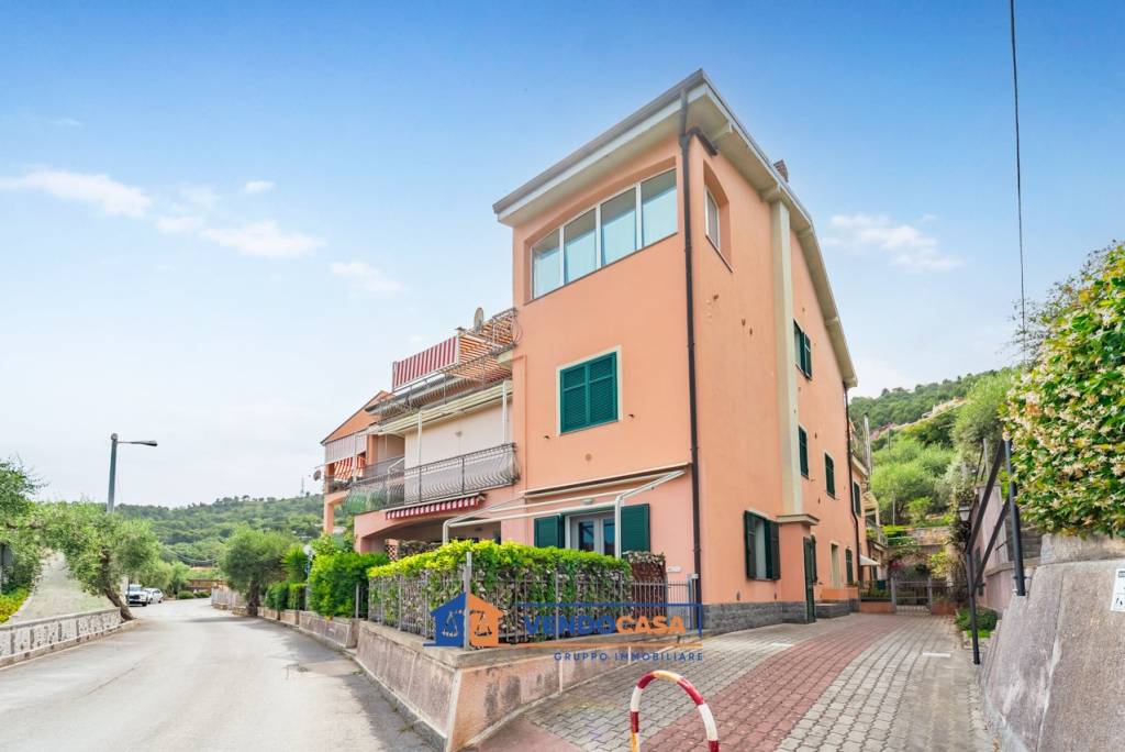 appartamento in vendita ad Andora in zona Rollo