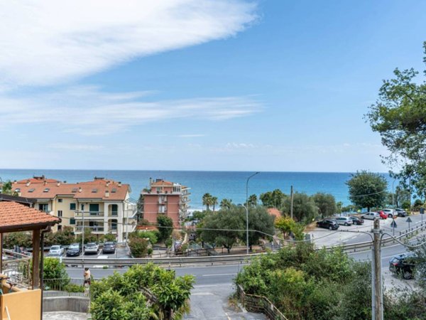 appartamento in vendita ad Andora in zona Rollo