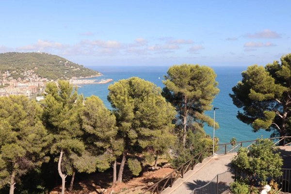 casa indipendente in vendita ad Andora in zona Rollo