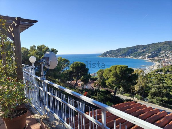 casa indipendente in vendita ad Andora