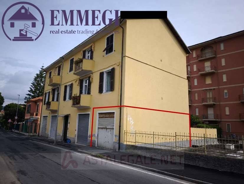 locale di sgombero in vendita ad Andora