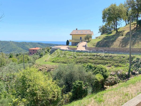 casa indipendente in vendita ad Andora in zona Conna