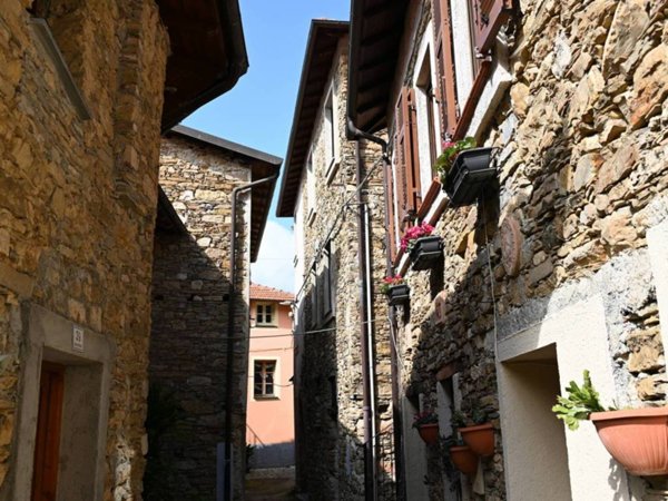casa indipendente in vendita ad Andora in zona San Bartolomeo