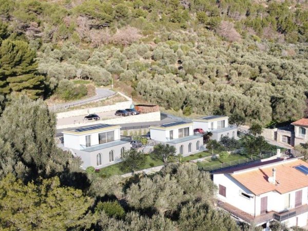 casa indipendente in vendita ad Andora in zona Rollo