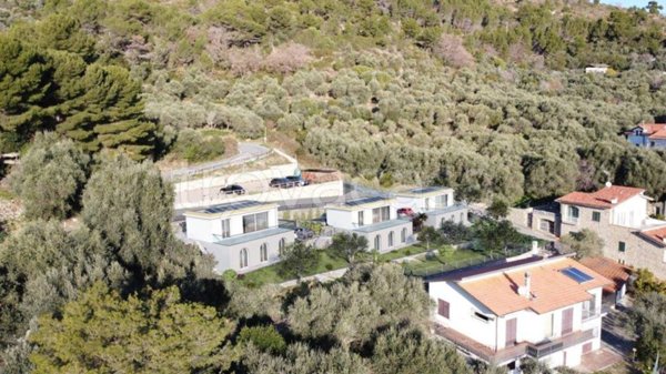 casa indipendente in vendita ad Andora in zona Rollo