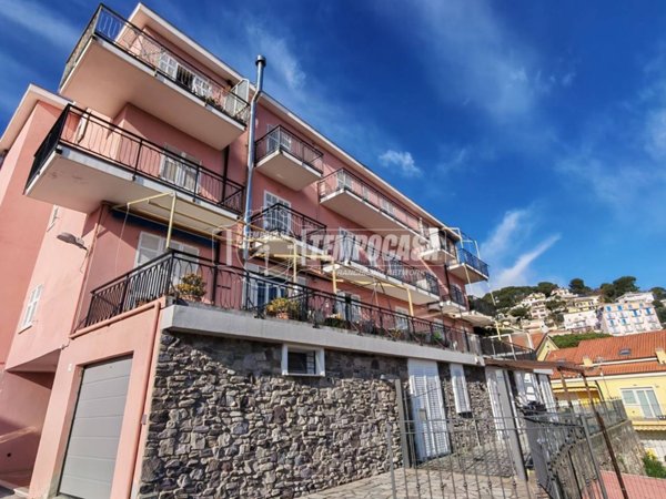 appartamento in vendita ad Andora in zona Rollo
