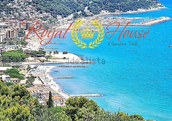 appartamento in vendita ad Andora in zona Rollo