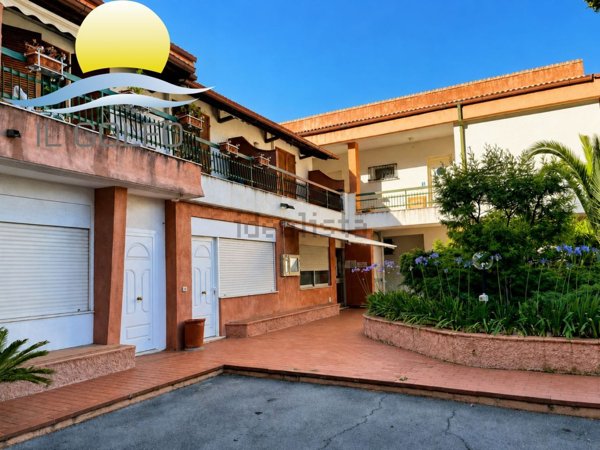 appartamento in vendita ad Andora in zona Rollo
