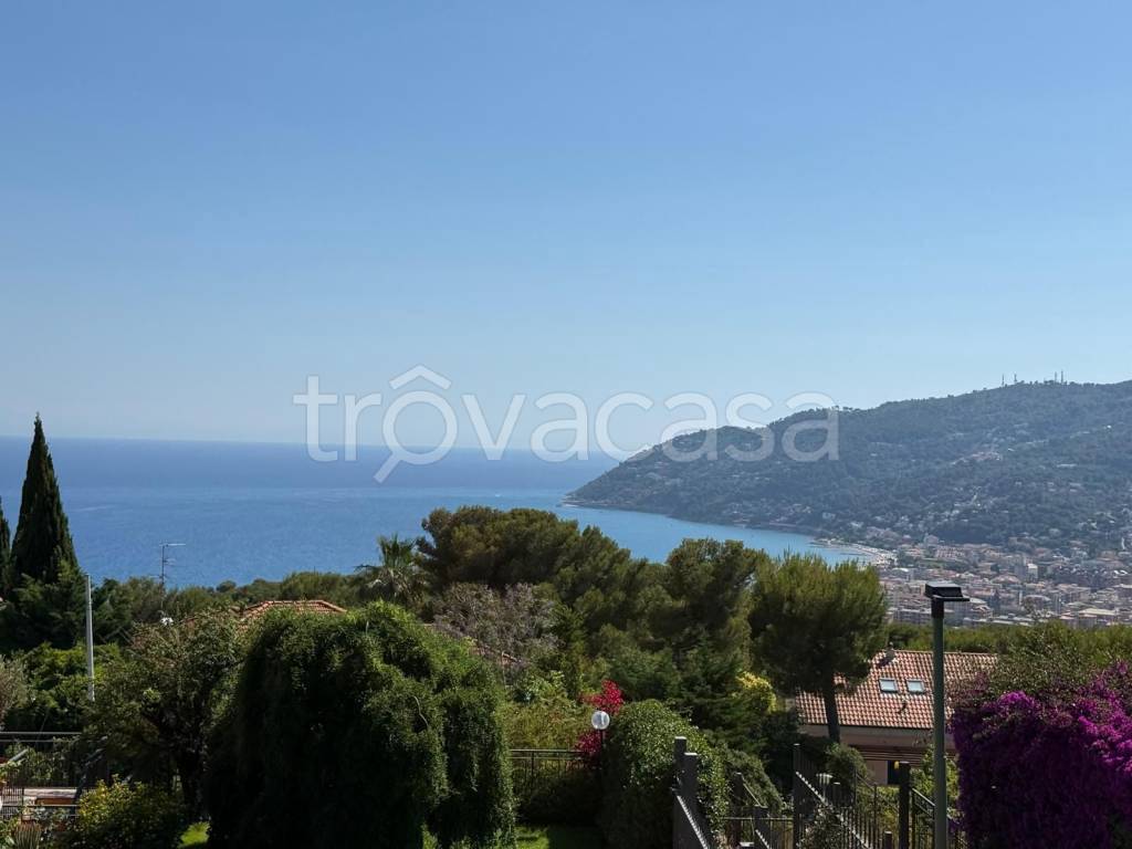 casa indipendente in vendita ad Andora