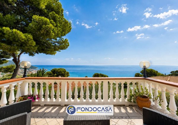 casa indipendente in vendita ad Andora in zona Rollo