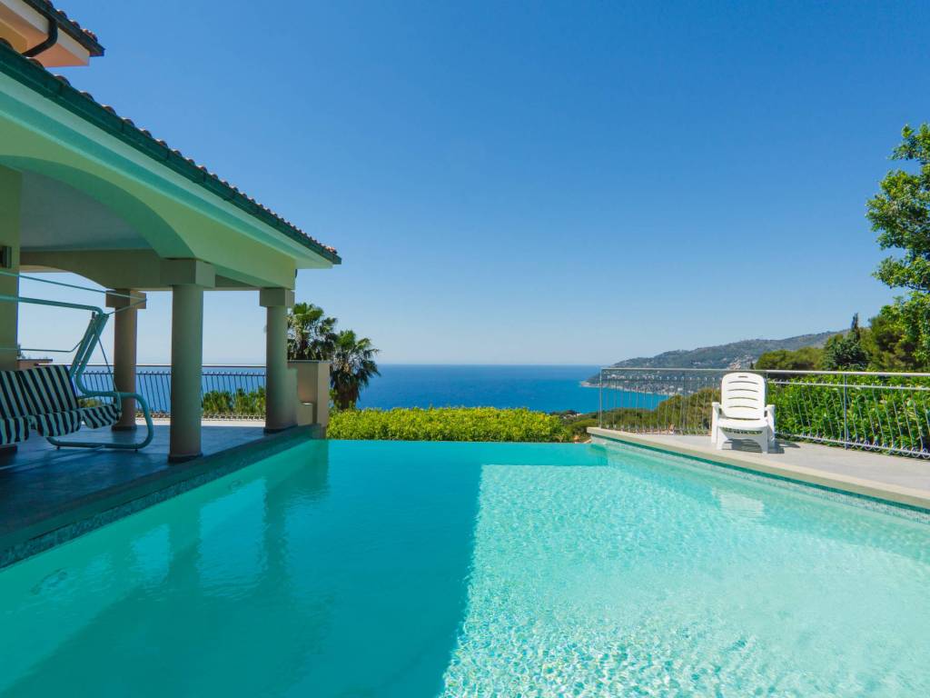 casa indipendente in vendita ad Andora