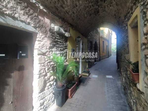 casa indipendente in vendita ad Andora in zona Molino