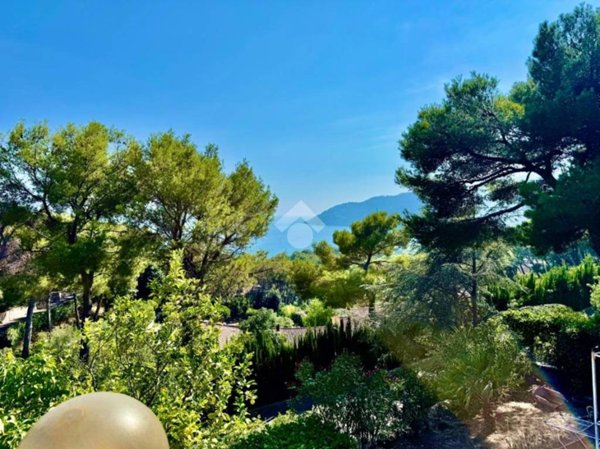 casa indipendente in vendita ad Andora