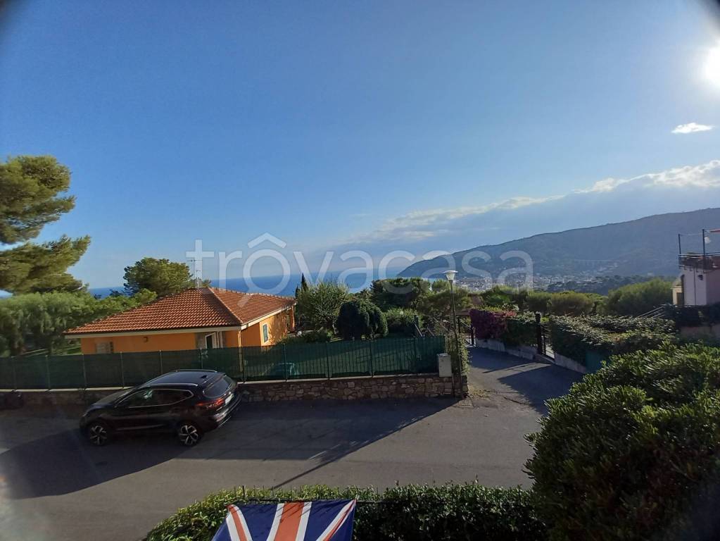 casa indipendente in vendita ad Andora