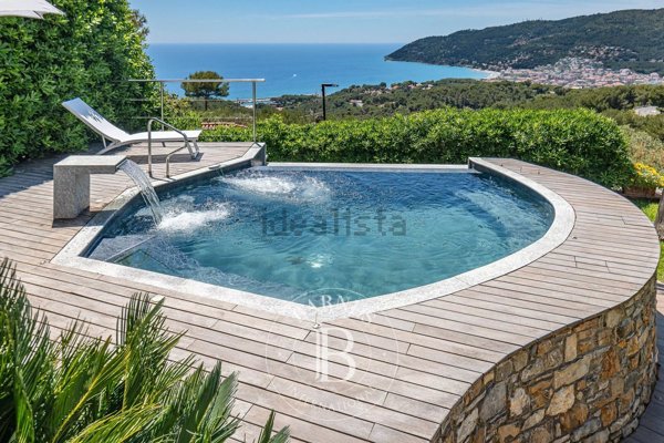 casa indipendente in vendita ad Andora