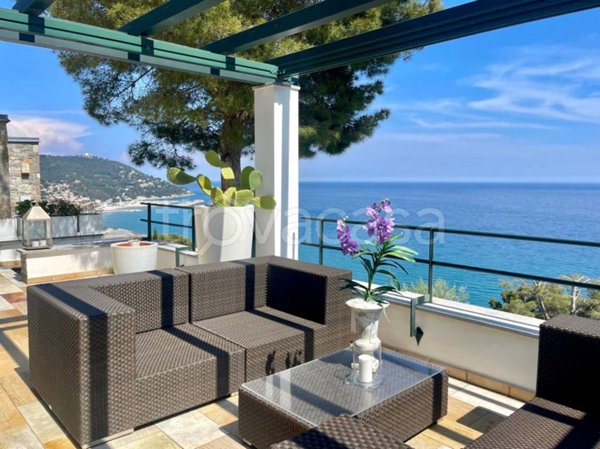 casa indipendente in vendita ad Andora in zona Rollo
