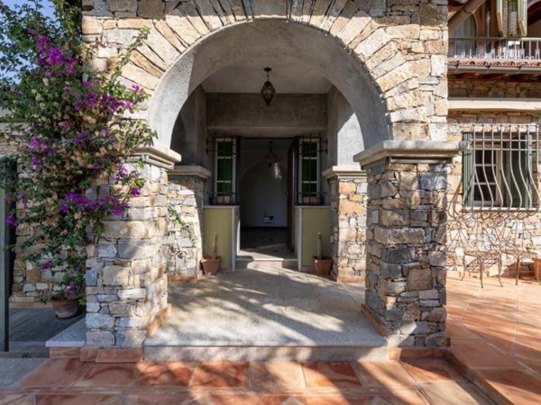 casa indipendente in vendita ad Andora in zona San Bartolomeo