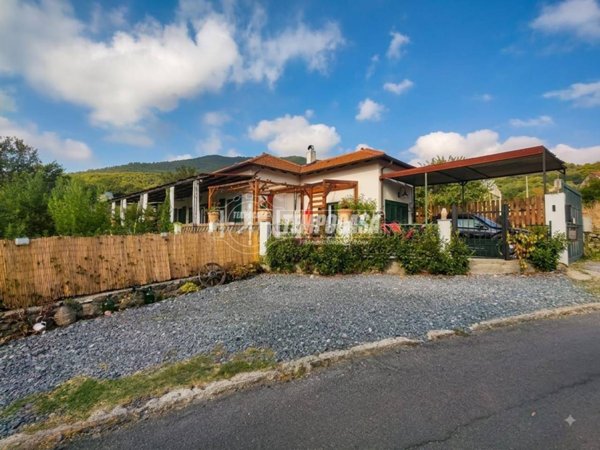 casa indipendente in vendita ad Andora in zona Molino