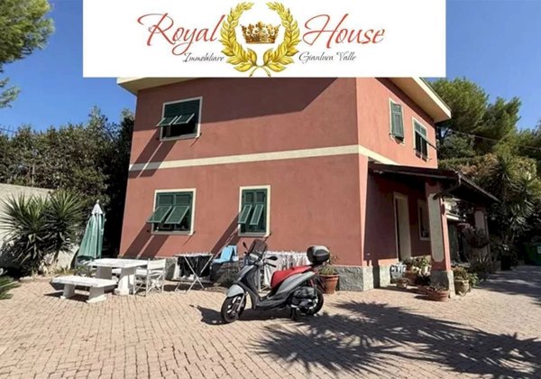 casa indipendente in vendita ad Andora