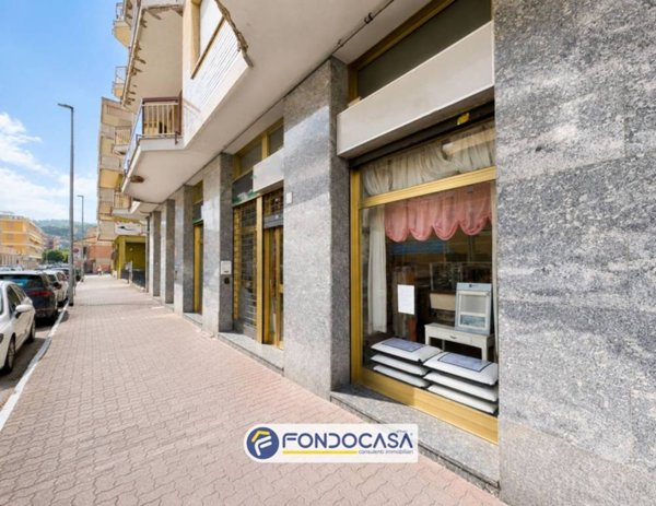 locale commerciale in vendita ad Andora