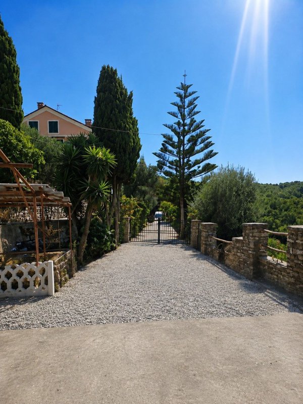 villa in vendita ad Andora in zona La Colla