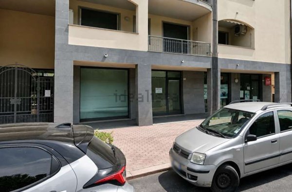 negozio in vendita ad Andora
